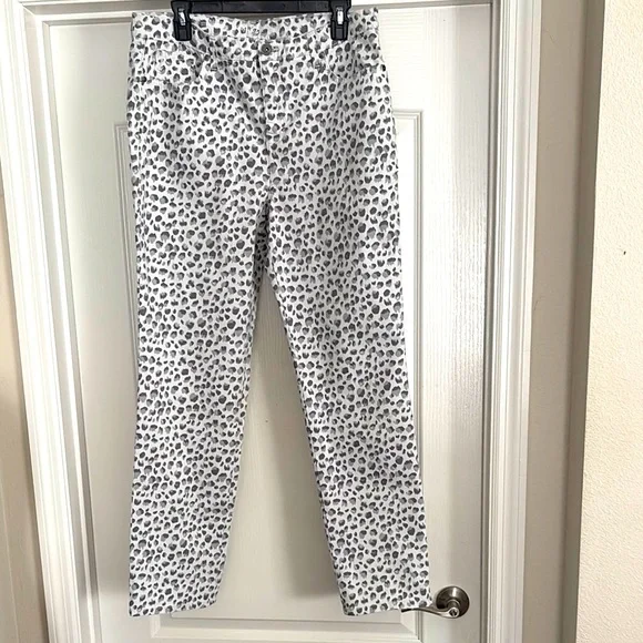 Style & Co. Animal Print Jeans. NWT - Picture 1 of 6